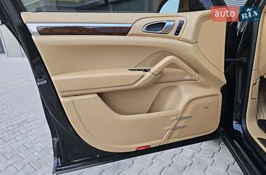 Внедорожник / Кроссовер Porsche Cayenne 2011 в 