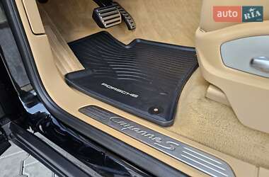 Внедорожник / Кроссовер Porsche Cayenne 2011 в 