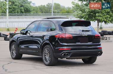 Внедорожник / Кроссовер Porsche Cayenne 2016 в 