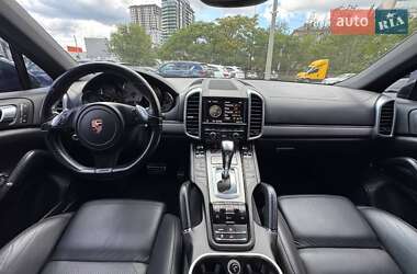 Внедорожник / Кроссовер Porsche Cayenne 2010 в 