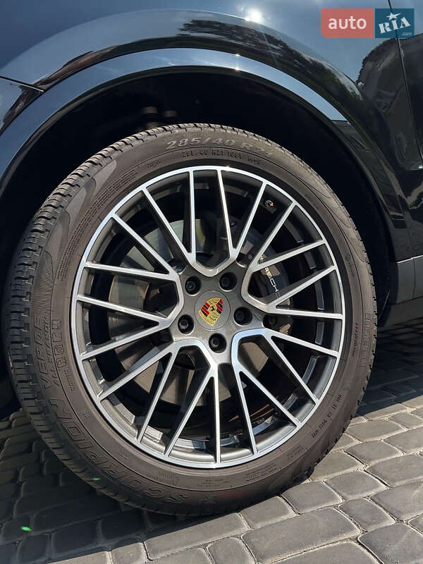 Внедорожник / Кроссовер Porsche Cayenne 2022 в Киеве
