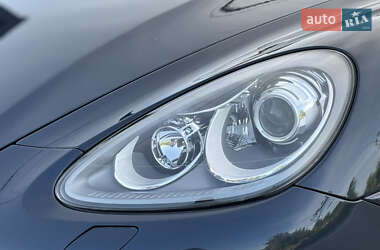 Внедорожник / Кроссовер Porsche Cayenne 2012 в 