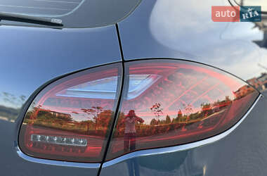 Внедорожник / Кроссовер Porsche Cayenne 2012 в 