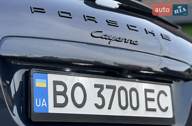 Внедорожник / Кроссовер Porsche Cayenne 2012 в 