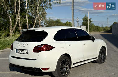 Внедорожник / Кроссовер Porsche Cayenne 2010 в 