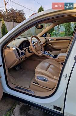 Внедорожник / Кроссовер Porsche Cayenne 2010 в 