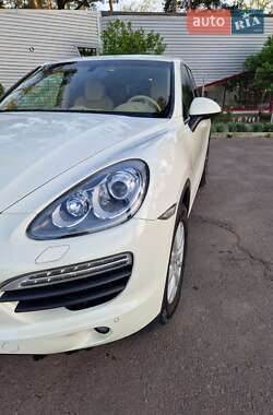 Внедорожник / Кроссовер Porsche Cayenne 2010 в 