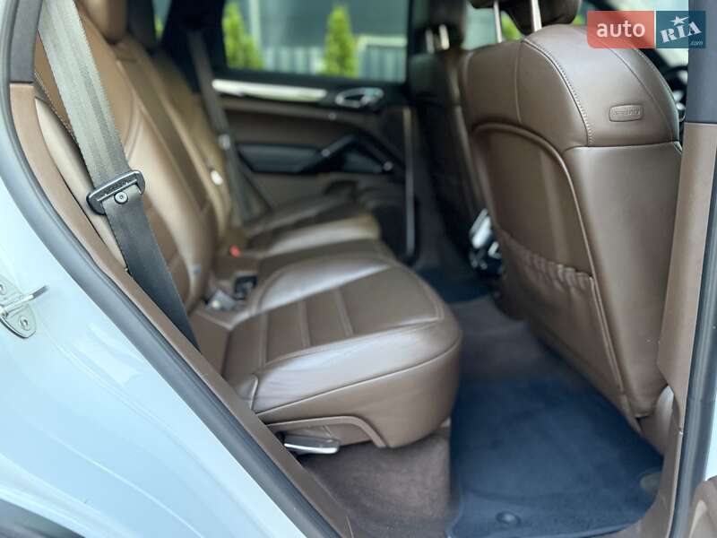 Позашляховик / Кросовер Porsche Cayenne 2016 в Одесі фото 26 Позашляховик / Кросовер Porsche Cayenne 2016 в Одесі