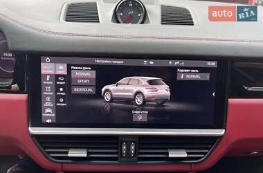 Внедорожник / Кроссовер Porsche Cayenne 2021 в 