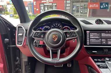 Внедорожник / Кроссовер Porsche Cayenne 2021 в 