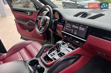 Внедорожник / Кроссовер Porsche Cayenne 2021 в 