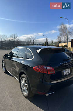 Внедорожник / Кроссовер Porsche Cayenne 2014 в 