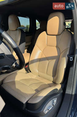Позашляховик / Кросовер Porsche Cayenne 2013 в 