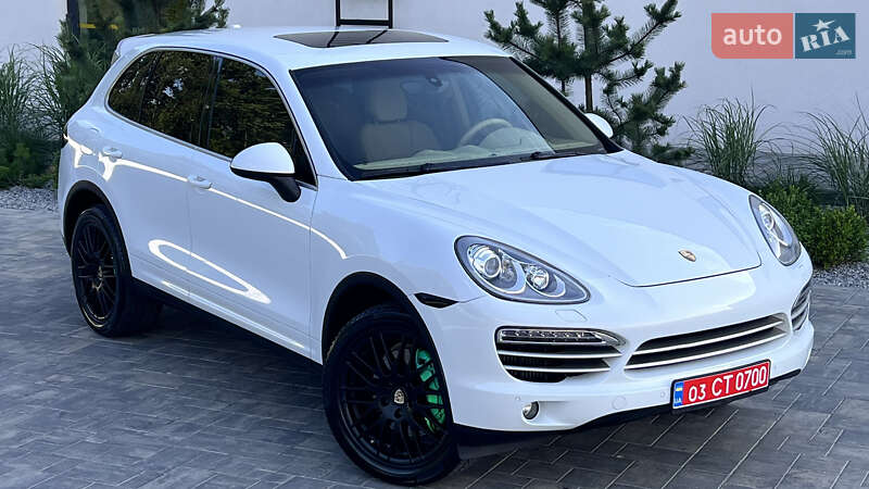 Внедорожник / Кроссовер Porsche Cayenne 2014 в 