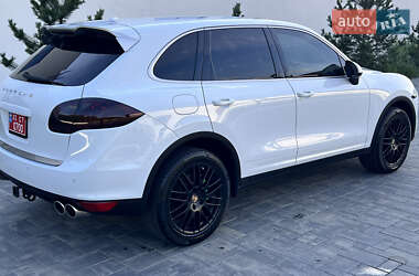 Внедорожник / Кроссовер Porsche Cayenne 2014 в 