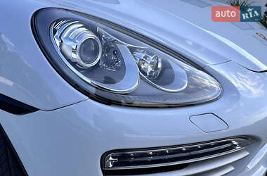 Внедорожник / Кроссовер Porsche Cayenne 2014 в 