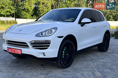 Внедорожник / Кроссовер Porsche Cayenne 2014 в 