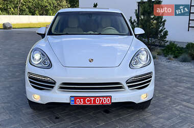 Внедорожник / Кроссовер Porsche Cayenne 2014 в 