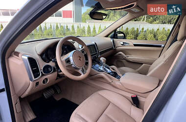 Внедорожник / Кроссовер Porsche Cayenne 2014 в 