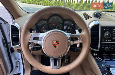 Внедорожник / Кроссовер Porsche Cayenne 2014 в 