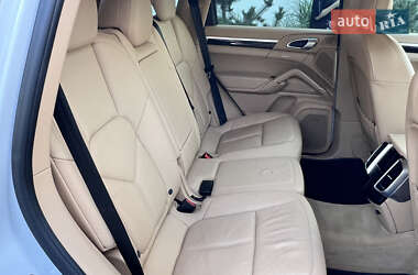 Внедорожник / Кроссовер Porsche Cayenne 2014 в 