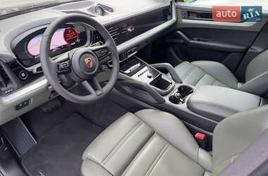 Внедорожник / Кроссовер Porsche Cayenne 2023 в 