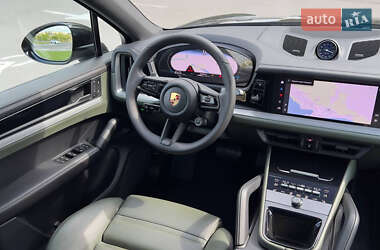 Внедорожник / Кроссовер Porsche Cayenne 2023 в 