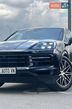 Внедорожник / Кроссовер Porsche Cayenne 2023 в 