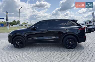Внедорожник / Кроссовер Porsche Cayenne 2016 в 