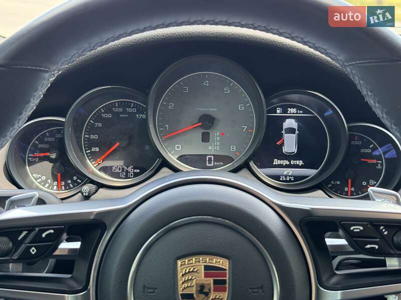 Внедорожник / Кроссовер Porsche Cayenne 2016 в Кременчуге