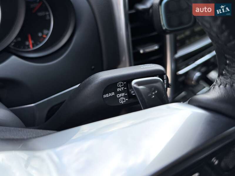 Внедорожник / Кроссовер Porsche Cayenne 2016 в Кременчуге