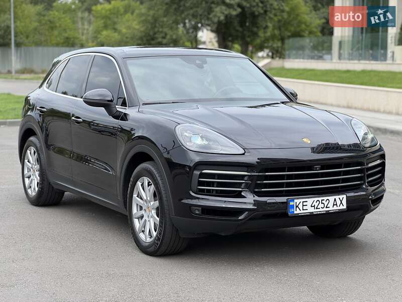 Внедорожник / Кроссовер Porsche Cayenne 2018 в 