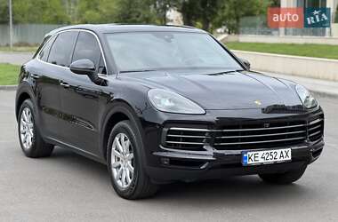 Внедорожник / Кроссовер Porsche Cayenne 2018 в 