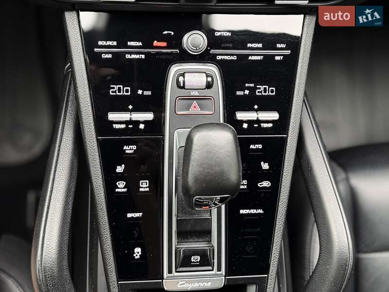 Внедорожник / Кроссовер Porsche Cayenne 2018 в Днепре