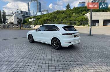 Внедорожник / Кроссовер Porsche Cayenne 2022 в 