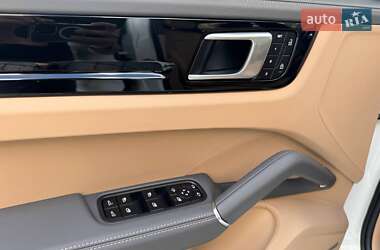 Внедорожник / Кроссовер Porsche Cayenne 2022 в 