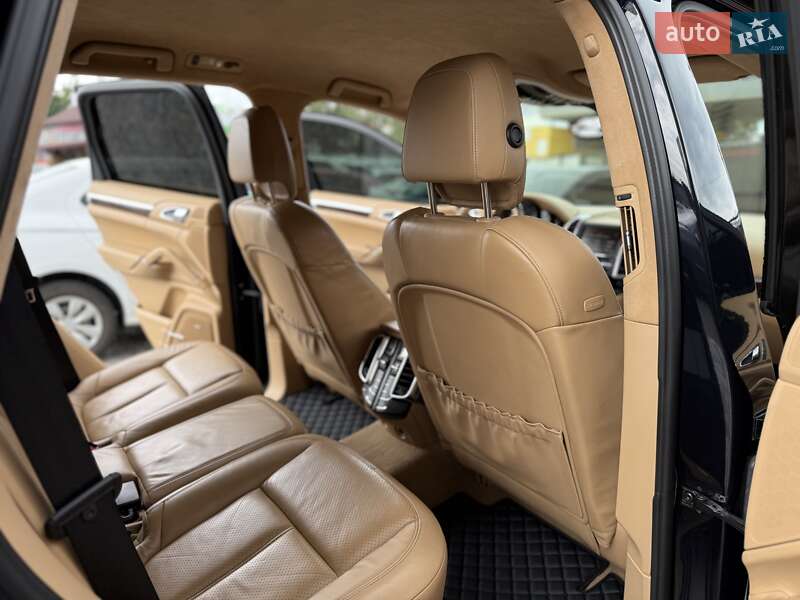 Внедорожник / Кроссовер Porsche Cayenne 2012 в Днепре