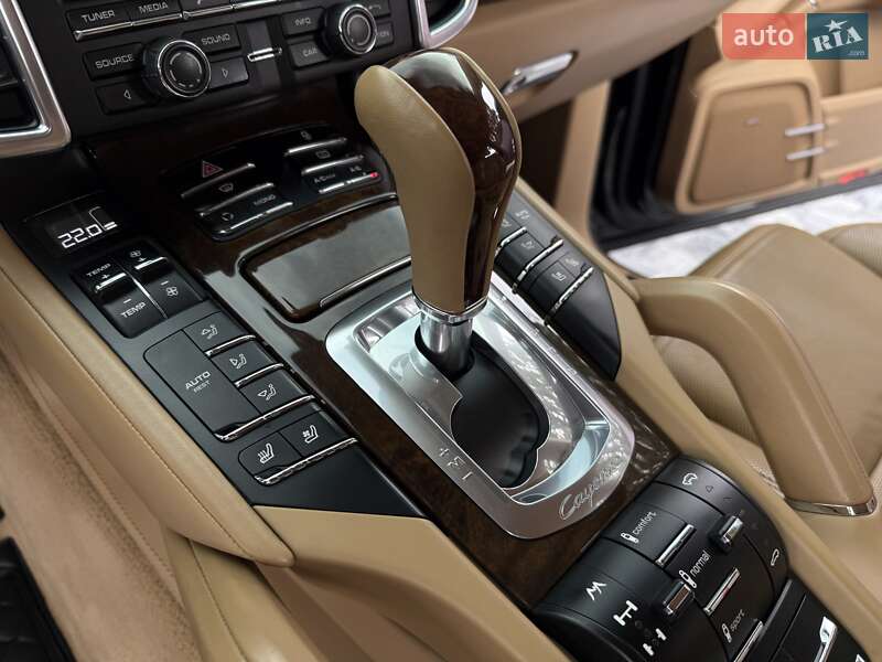 Внедорожник / Кроссовер Porsche Cayenne 2012 в Днепре
