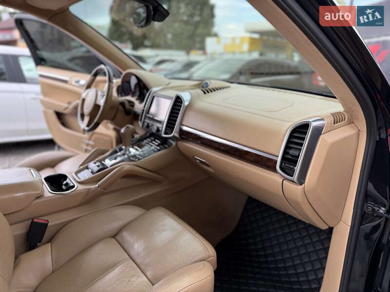 Внедорожник / Кроссовер Porsche Cayenne 2012 в Днепре