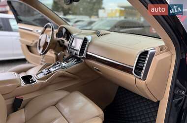 Внедорожник / Кроссовер Porsche Cayenne 2012 в 