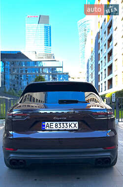 Внедорожник / Кроссовер Porsche Cayenne 2021 в 