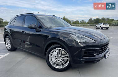 Внедорожник / Кроссовер Porsche Cayenne 2018 в 