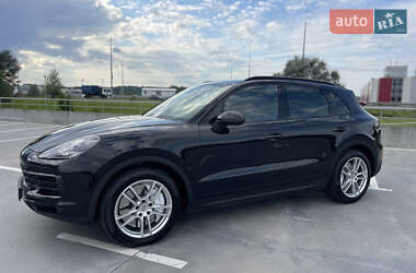 Внедорожник / Кроссовер Porsche Cayenne 2018 в 