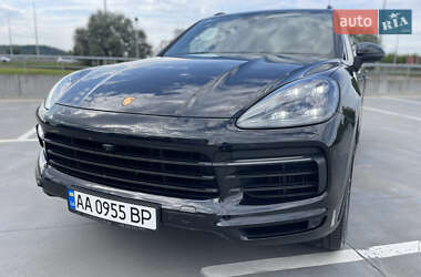 Внедорожник / Кроссовер Porsche Cayenne 2018 в 