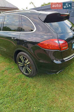 Внедорожник / Кроссовер Porsche Cayenne 2010 в 