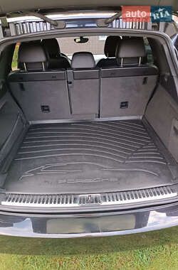 Внедорожник / Кроссовер Porsche Cayenne 2010 в 
