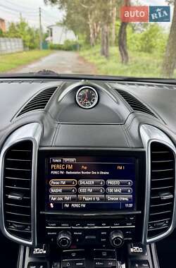 Внедорожник / Кроссовер Porsche Cayenne 2012 в 
