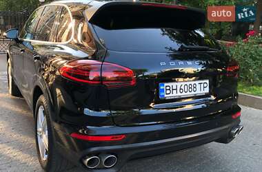 Позашляховик / Кросовер Porsche Cayenne 2015 в 