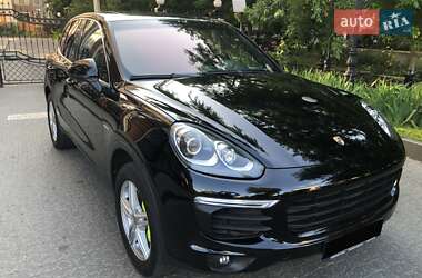 Позашляховик / Кросовер Porsche Cayenne 2015 в 