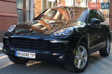 Позашляховик / Кросовер Porsche Cayenne 2015 в 